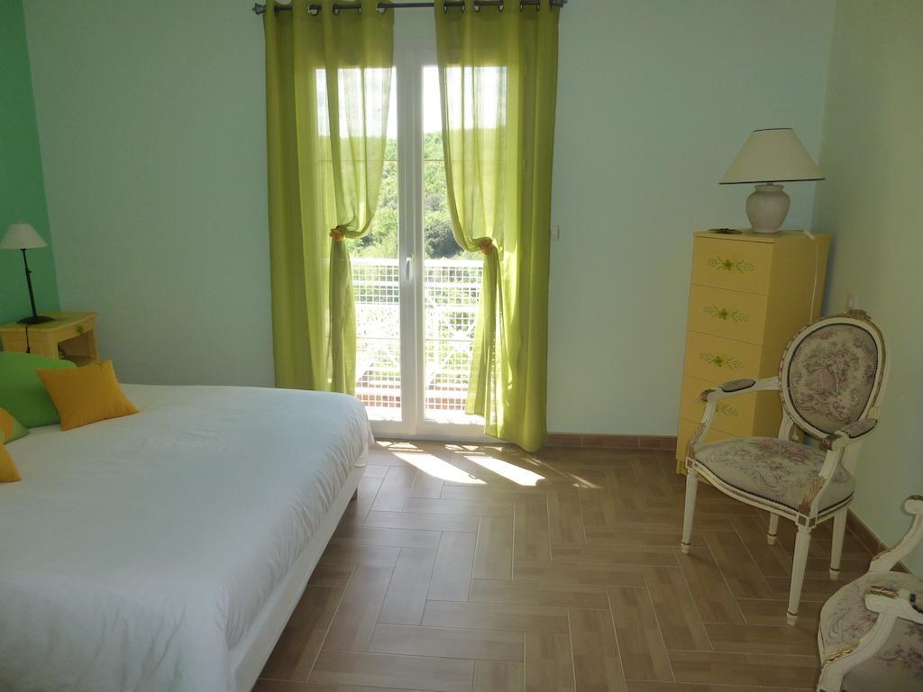 Domaine De Flo Adult A Partir De 16 Ans Bed & Breakfast Saint-Jean-de-la-Blaquiere Room photo